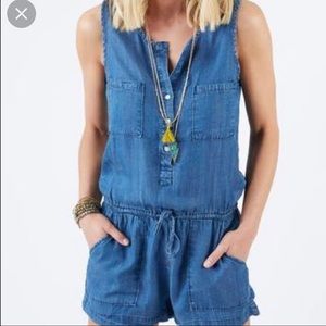 Love stitch jeans short romper sz medium
